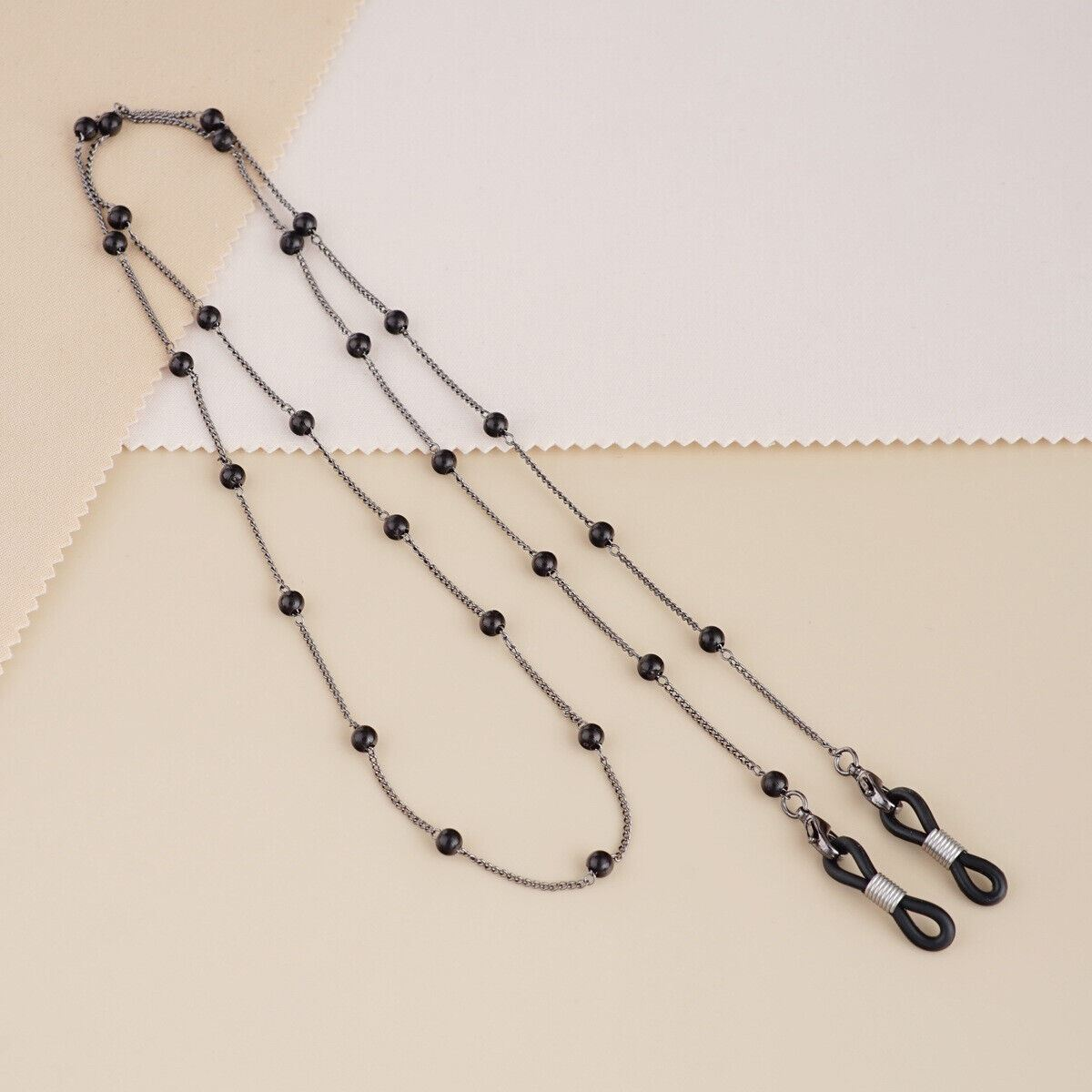 Dos cadenas negras para tus lentes — P1